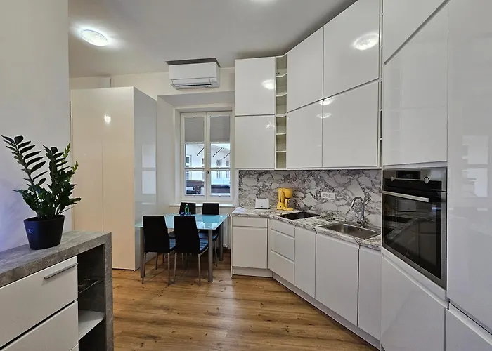 Studio Apartment Sviti Touras By Town Hall