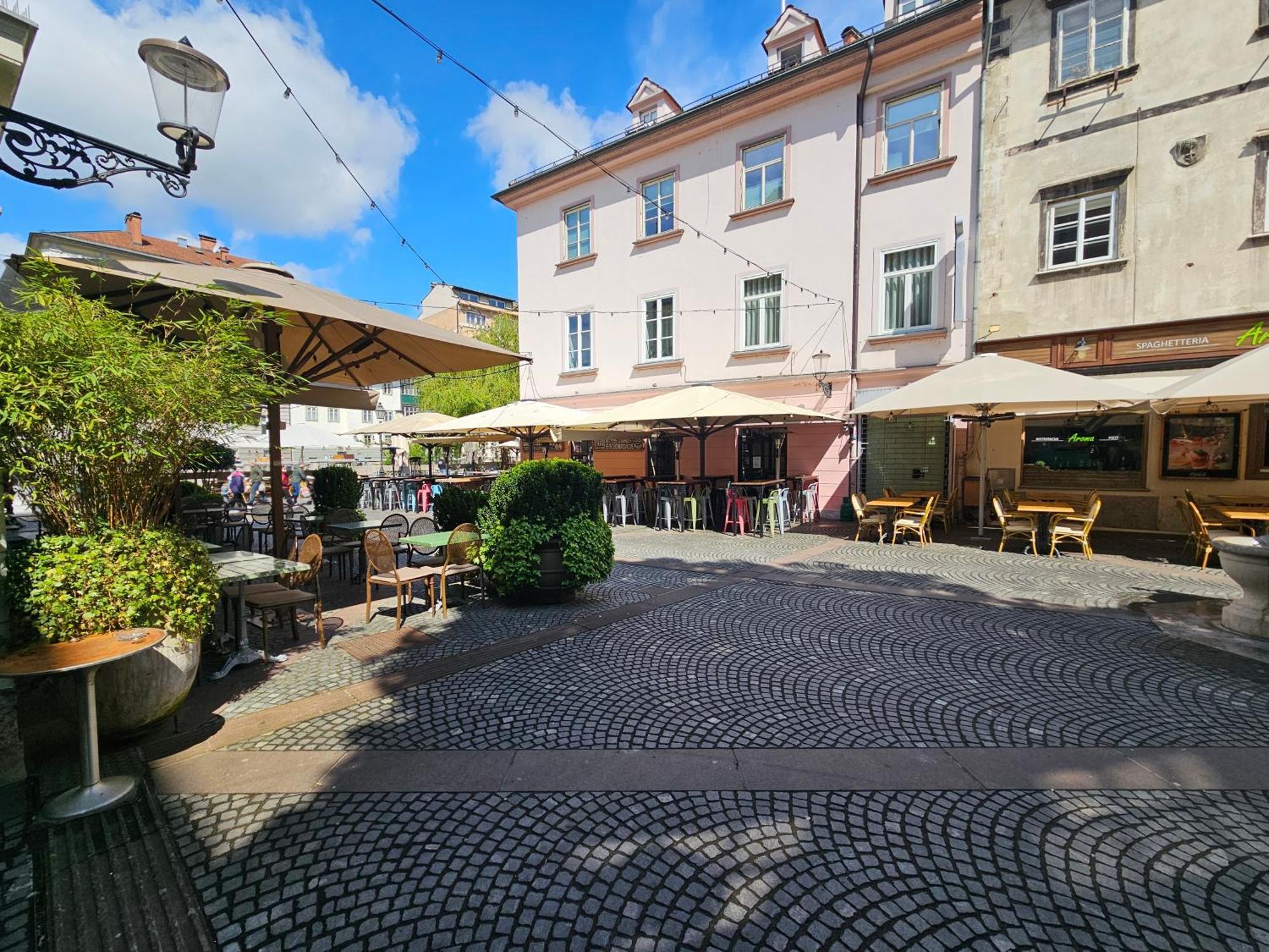 Sviti Touras By Town Hall Apartment *
