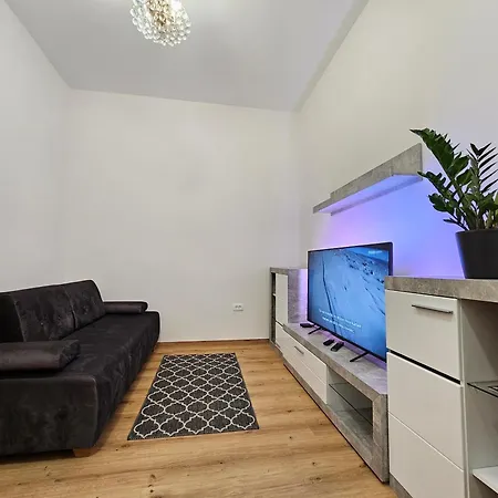 Studio Apartment Sviti Touras By Town Hall Ljubljana Exterior photo