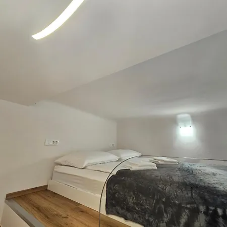 Studio Apartment Sviti Touras By Town Hall Ljubljana Exterior photo