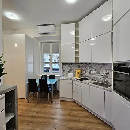 Studio Apartment Sviti Touras By Town Hall Ljubljana Exterior photo